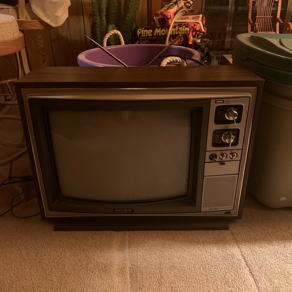 Antique Analog Sony Triniton Color T.V Receiver - Picture 3 of 6